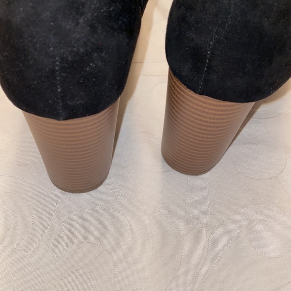 EUC Fergalicious size 10 black booties, open toe - Picture 5 of 6